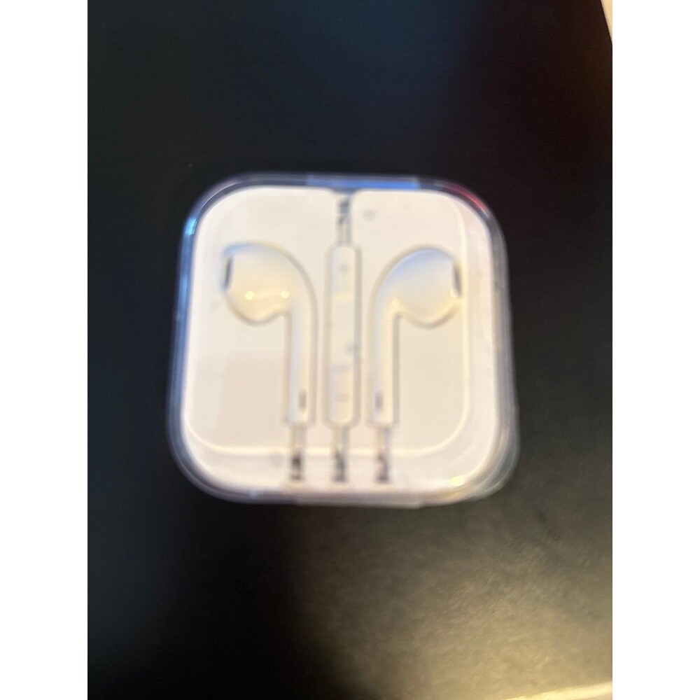 Apple Wired Earbuds with Microphone for Cell Phones